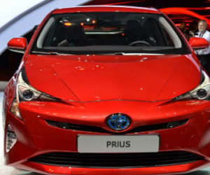 Toyota Prius 2016 tiêu thụ nhiên liệu chỉ 40 km/lít