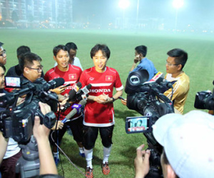 HLV Miura: "Không sợ chỉ trích, chỉ lo không thắng"
