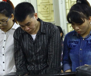 Nữ 9X tổ chức "tiệc đập đá" trong nhà nghỉ