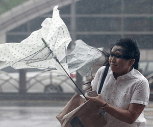 Siêu bão Dujuan khiến 2 người chết và hàng trăm người bị thương