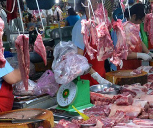Thịt "độc" ra chợ