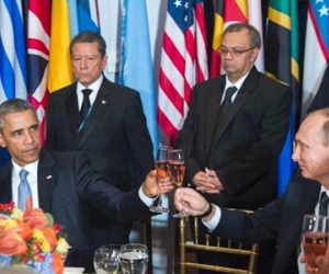 Tổng thống Obama lạnh lùng khi mời rượu ông Putin