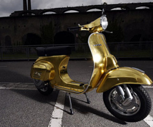 Vespa Polini - Scooter dát vàng giá 47.000 USD