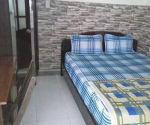 Con ốm nằm viện, chồng vẫn tranh thủ đi với bồ