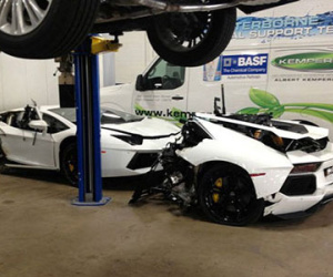 Lamborghini Aventador đứt đôi được rao bán giá 125.000 USD