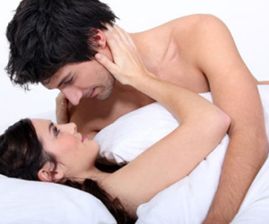 Quan hệ trong ngày "đèn đỏ" ảnh hưởng sức khỏe thế nào?
