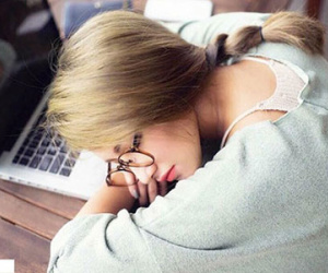 "Cô nàng ngủ gật" xinh như Tây Thi gây sốt cộng đồng mạng là ai?
