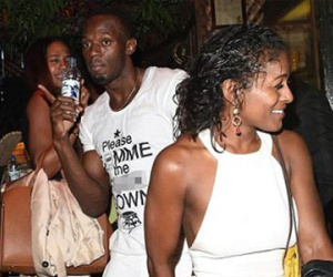 Usain Bolt thác loạn, “đốt tiền” bên vũ nữ