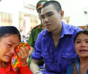 Chủ tọa phiên tòa vụ thảm sát ở Nghệ An: “Chưa bị cáo nào lạnh lùng thế!”