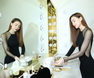 Hồ Ngọc Hà khoe đường cong với váy xuyên thấu