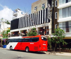 Hỗn chiến trước vũ trường, nhiều người nhập viện