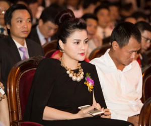Vũ Thu Phương bị ngã đứt gân tay khi mang bầu 5 tháng