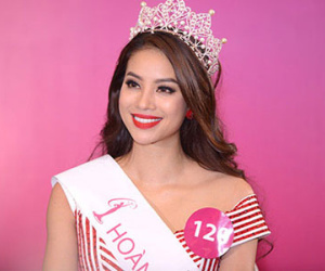 HH Phạm Hương từ chối trả lời về tin đồn thi “chui”