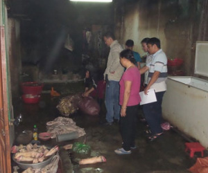 Hơn 200 kg nội tạng hôi thối suýt bị tuồn vào quán nhậu