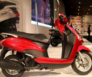 Chi tiết Yamaha Acruzo - Đối thủ Honda Lead tại Việt Nam