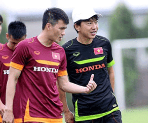Công Vinh đang chống đối hay bảo vệ HLV Miura?