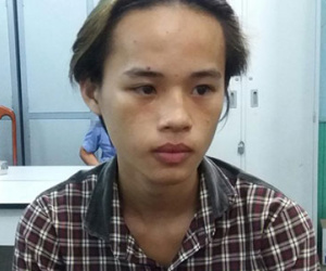Một phụ nữ trẻ quật ngã 3 tên cướp giữa đường như phim hành động