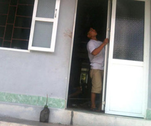 Nam thanh niên chém vợ con, bố đẻ rồi cắt cổ tự tử
