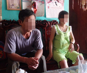 Nữ sinh tố cáo cán bộ xã bắt “đi họp” đến mang thai