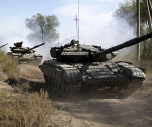 Quân đội Ukraine bắt đầu rút vũ khí khỏi miền Đông