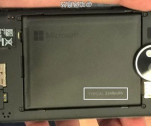 Điện thoại Lumia 950 XL cũng có thể tháo rời pin như LG G4
