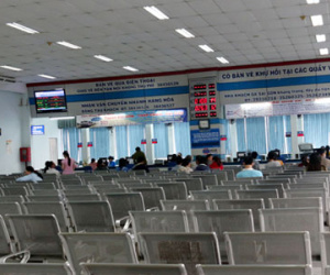 Nhiều người thanh toán tiền nhưng không in được vé tàu Tết