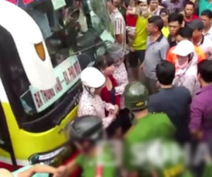 “Cố thủ” tại bến xe Lào Cai, nhiều người dân bị bắt giữ