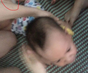 Nhật ký đẫm nước mắt của mẹ bé 15 tháng tuổi bị bạo hành