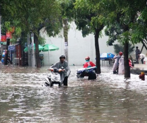 Nhiều tuyến đường ở Sài Gòn lại biến thành sông