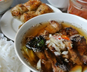 Rùng mình phổi như xơ mướp, đen như bồ hóng vì... bún chả