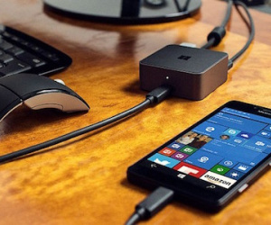 Display Dock biến Lumia 950/950 XL thành máy tính sẽ có giá 99 USD