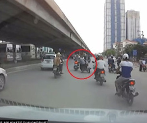 CSGT trần tình vụ chặn xe vi phạm làm thanh niên ngã nhào