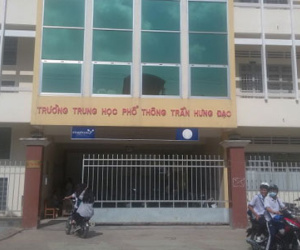 Nam sinh lớp 11 tử vong vì bị bạn đánh ngay tại lớp học