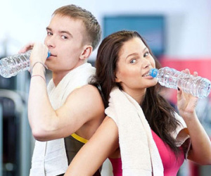 Uống nước giúp tăng ham muốn "chuyện ấy" thế nào?