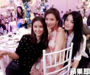 Vì sao Lâm Tâm Như không nhận hoa cưới của Huỳnh Hiểu Minh?