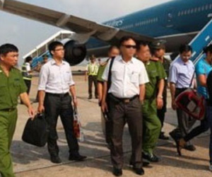 Bắt kẻ trốn lệnh truy nã ngay tại sân bay
