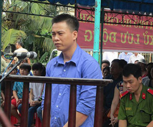 Gia đình nạn nhân gào khóc nhất quyết xin giảm án cho hung thủ