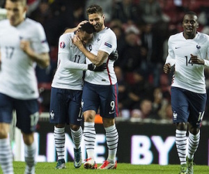 Giroud lập cú đúp trong 6 phút giúp Pháp hạ Đan Mạch