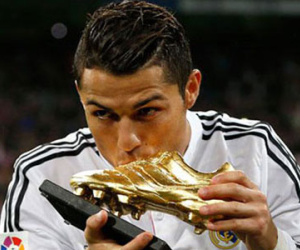 Ngày mai, Ronaldo nhận Chiếc giày vàng châu Âu lần thứ 4
