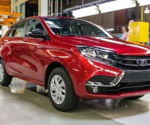 Ôtô Lada Nga đẹp như Mazda giá 200 triệu