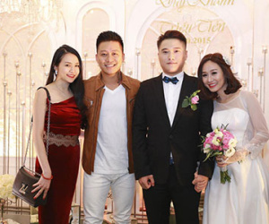 Vợ chồng Tuấn Hưng mừng đám cưới Vũ Duy Khánh