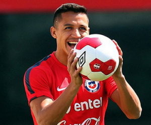 Alexis Sanchez sắp được Arsenal "thưởng": Hợp đồng mới, lương cao nhất Emirates