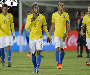 Brazil vs Venezuela: Chìm sâu khủng hoảng