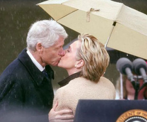 Chùm ảnh: Chuyện tình 40 năm thăng trầm của vợ chồng Bill Clinton