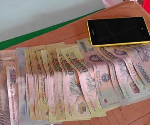 Đột nhập phòng sư trụ trì, trộm máy tính bảng và nhiều tiền mặt