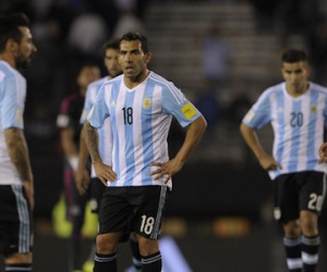 Paraguay vs Argentina: Dậy mà đi