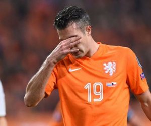 CĐV Arsenal sướng rơn khi Van Persie phản lưới nhà