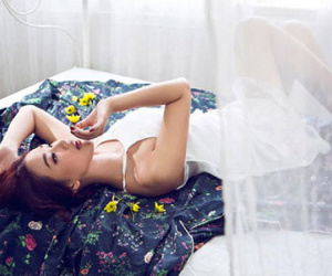 Maya khoe vóc dáng gái một con