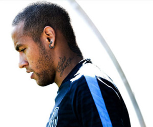 Barcelona “hết tiền”, M.U sáng cửa có Neymar