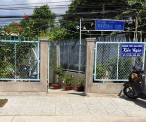 Bé 13 tháng tuổi chấn thương sọ não: Đình chỉ điểm giữ trẻ